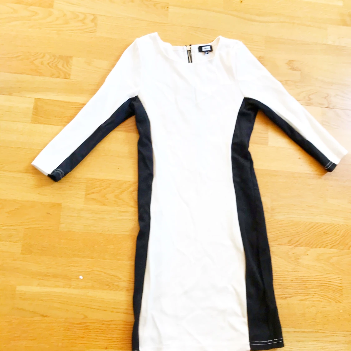 Fin klänning från BIK BOK stolek XS