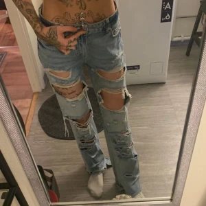  - Säljer dom för att dom är förstora i midjan 