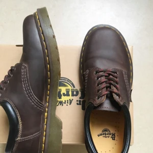  - Dr martens 8053 crazy horse.  Väldigt fint skick, använda ett fåtal gånger.  Pris kan diskuteras. 