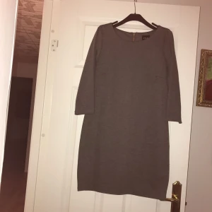  - Jätte fin klänning/tunika från Vila, oanvänd