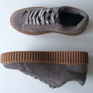  - Supersnygga skor från Missguided! Storlek 6 vilket är 39, jag är en storlek 39 och dom är liiite för små (därav helt oanvända) så skulle passa en 38a bättre! Köparen står för frakt