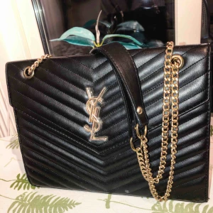  - Ysl väska