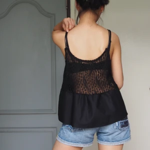  - top free size ( frakt 39kr)