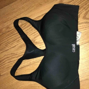  - Sport bh Svart med jättefin rygg Aldrig använd