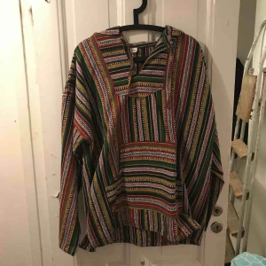  - Säljer min pullover jacka, använd 1 gång :) bra skick! 