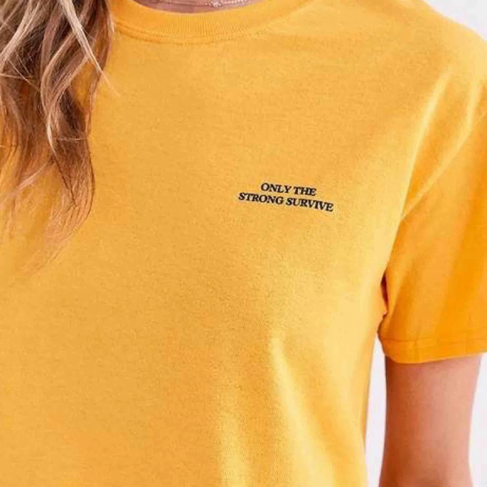 Inköpt på urban outfitters i NYC💕 kontakta för fler bilder💕 nyskick!. T-shirts.