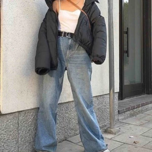  - Ganska stora men passar mig med strl small me skärp utmärkt!! 