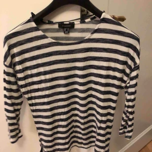  - Randliga tröja, storlek 36/38