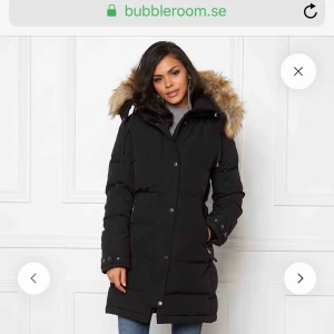 Hollies jacka - Jackan från HOLIIES Subway Black/Nat Ny skick med alla lappen kvar  SIZE 34 ord pris: 4098kr. Säljer nu för 3200kr