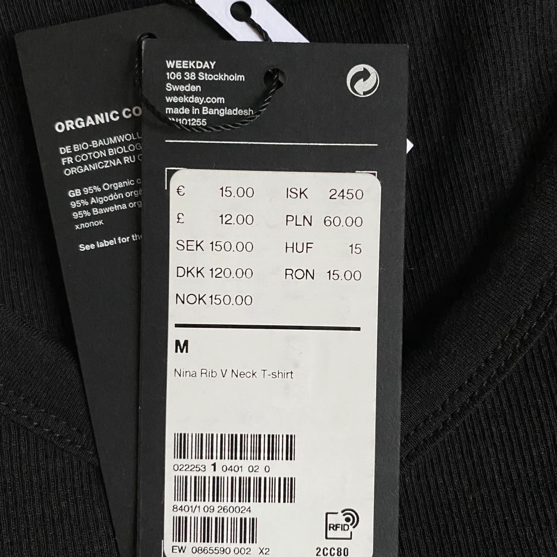 Svart ribbad v-neck t-shirt  - 90