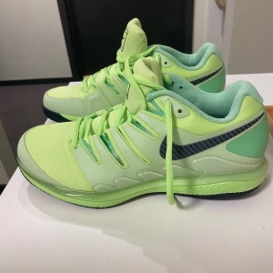 Tennisskor (grus) - Nike Air Vapor Tour 10 Clay Men, storlek 44. Helt nya . Original pris 1399, nypris 700kr