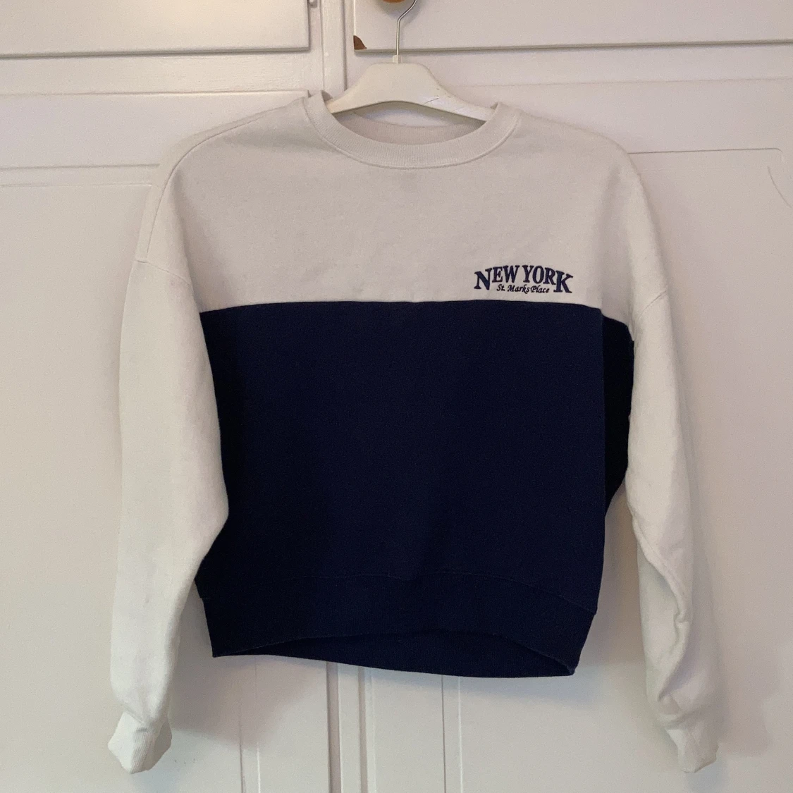 En vit blå tröja som kommer från HM😍😍