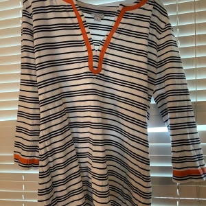 Randig tröja - Randig tröja från NAUTICA i fint skick