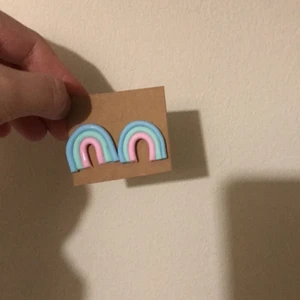 Öronhänge  - Små regnbåge 🌈 Öronhänge 