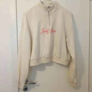  - Superfin tjocktröja från H&M, den är endast 3 månader gammal och är som ny!   Fraktar eller möts upp i Gävle, frakten betalar man själv💕