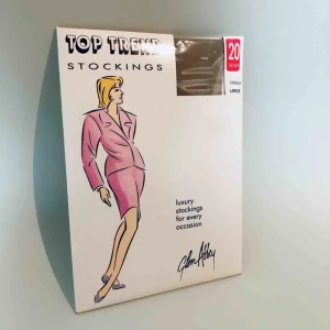  - Stockings från 50-60talet. Köpt i Birmingham vintage store. För folk med kunskap inom pinuppa-kulturen och vintage mode. Oanvända/oöppnad!  Strl: L