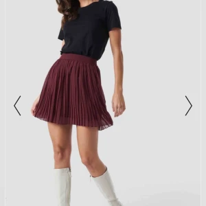  - Kjol från nakd, storlek M men mer som S då den är liten i storleken! Aldrig använd 