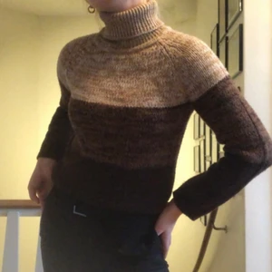  - Supermysig stickad polotröja köpt vintage!🥰