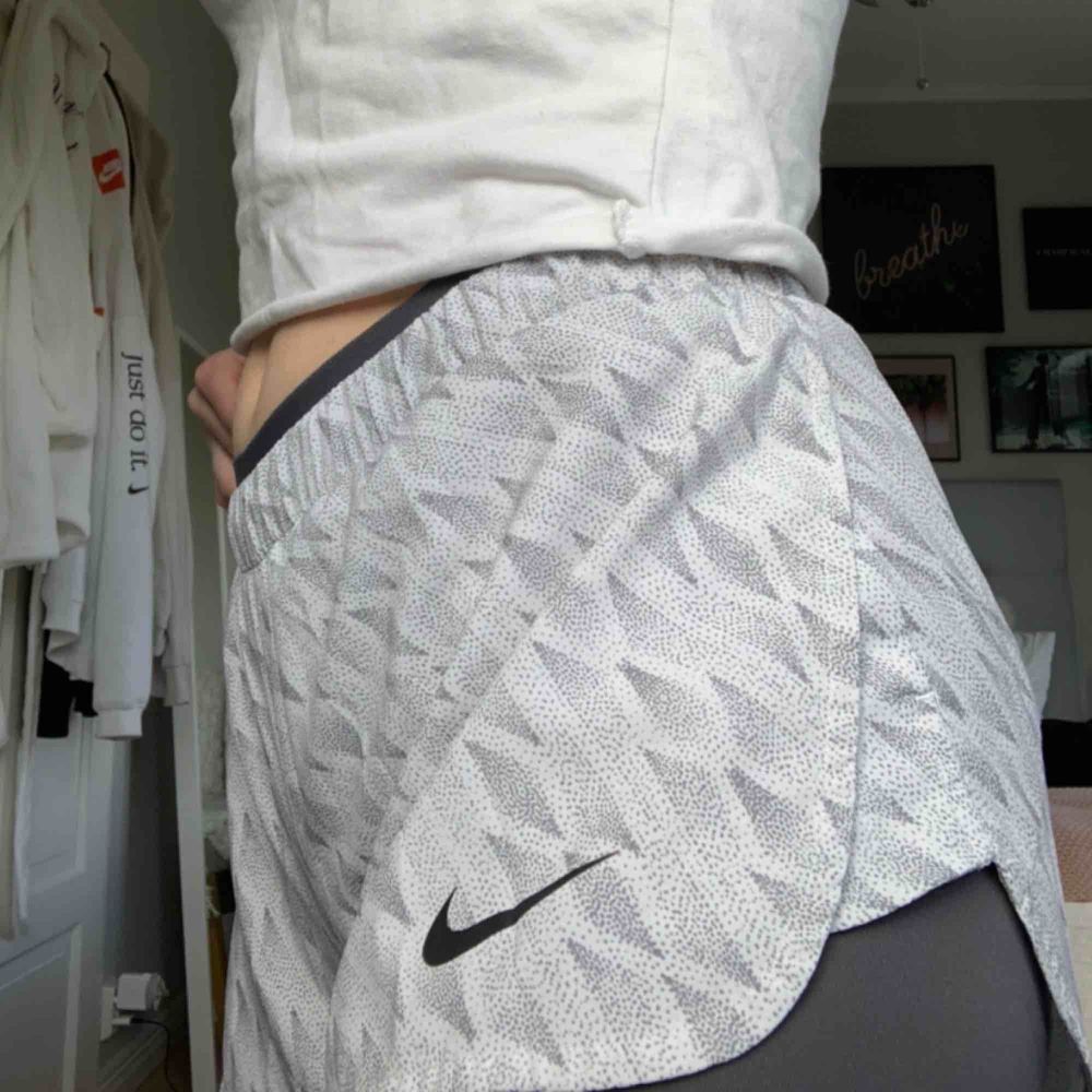 Nike workout shorts. Grey with black spandex underneath ✨ meet up in stockholm or pay for shipping 💖. Shorts.
