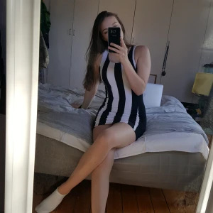  - Kläning som tyvärr inte kommer till användning, helt ny aldrig använd♡ Frakt tillkommer