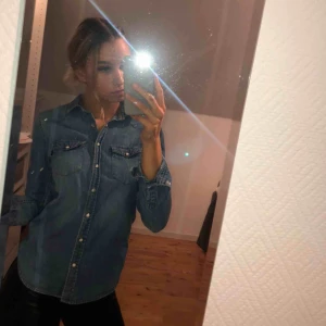  - Jeansskjorta från märket Crocker, storlek Xs! 