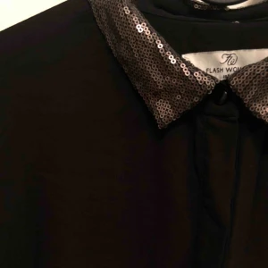  - Fin skjorta från Flash woman 🎆 Storlek L Nyskick 60 kr