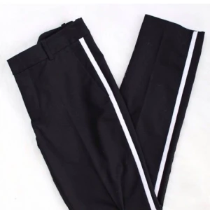  - Striped pants från Zara i toppskick 🌻 sitter som en smäck!    75+frakt eller till högst budande! 