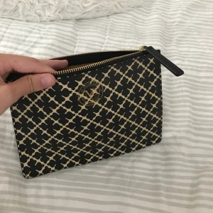  - Äkta Malene Birger kuvertväska säljes då den inte kommit till användning. Köparen står för frakten☀️