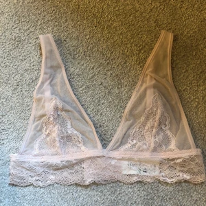 Spets bh - Spets bh ifrån monki, aldrig använd 