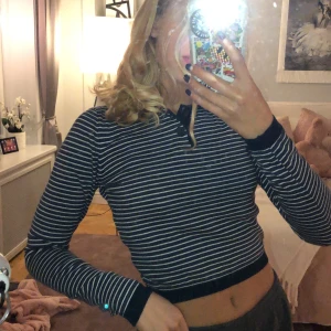 Cropped Tröja - Oanvänd, prislappen sitter kvar