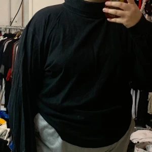 turtleneck - äkta wrangler turtleneck som är köpt secondhand men har själv ej använt den! 