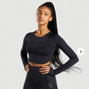 Gymshark top - Gymshark crop top, aldrig använd då jag beställde i fel storlek. Ordinarie pris 500kr 🤍 