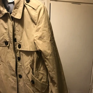 En jätte fin jacka/kappa ifrån zara  - Zara jacka/kappa fint skick 