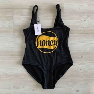  - Ny baddräkt från GANNI, storlek 42