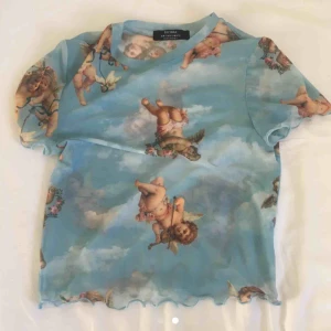  - Söt mesh-ängel tröja från bershka! Frakt ingår inte💞 