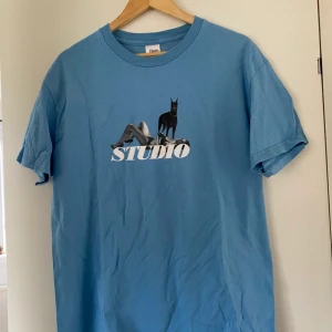 Studio T-shirt - Storlek L