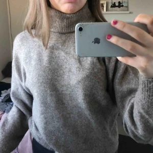  - Jättemysig polo från HM😊🤩  Kan mötas upp annars tillkommer frakt, pris kan diskuteras🤩💜 