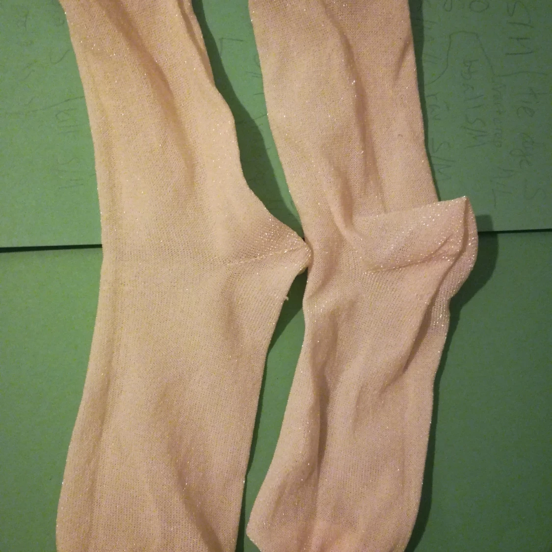 Glittriga monki strumpor