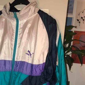  - världens finaste vintage windbreaker, resår i midjan så att den sitter snyggt! frakt tillkommer 🥳