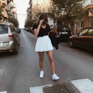  - En jättefin kjol ifrån weekday. Använder inte längre för att den är för liten. 