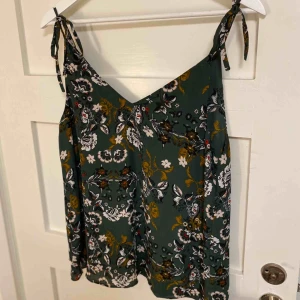  - Väldigt sött grönt linne! 