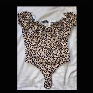  - Fin leopard body ifrån Missguided. använd 1 gång. Storlek 38 💖🧚🏼‍♀️
