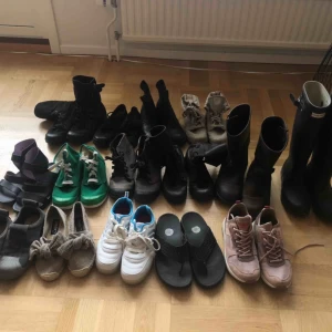  - Säljer massa olika skor i storlekarna 38-39, hör av er vid intresse så skickar jag fler bilder! 