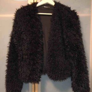  - Päls kofta/jacka Använd 1 gång 