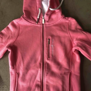  - Sail racing hoodie i ljusrosa i väldigt fint skick 