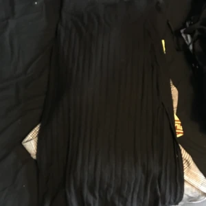 ribbad kjol - Gratis frakt! Ribbad kjol med slits, stl xs