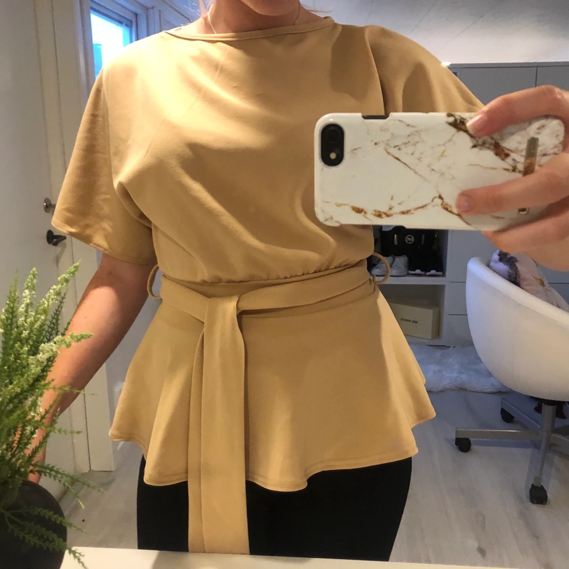 Biege tröja från boohoo