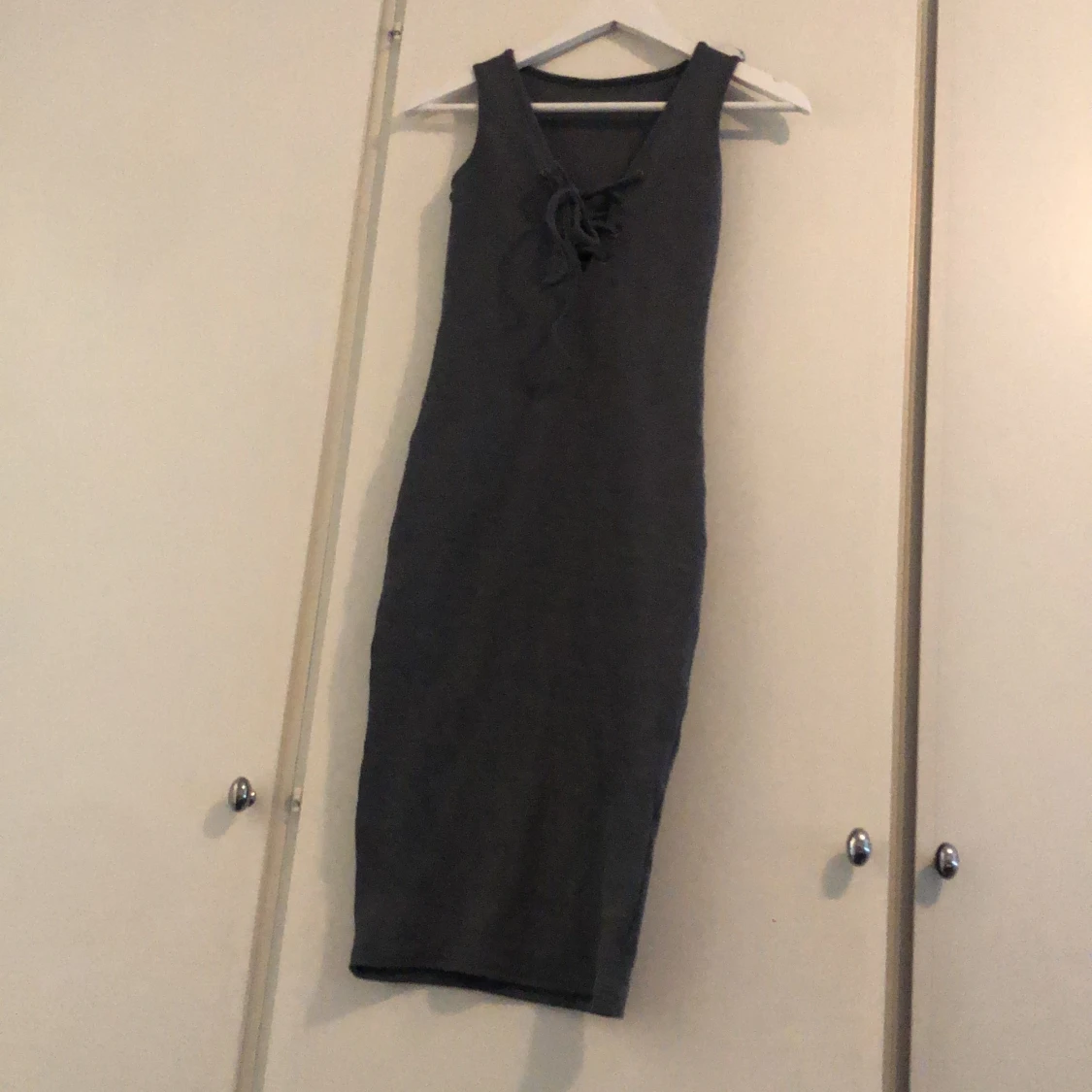 Ribbad klänning - 90