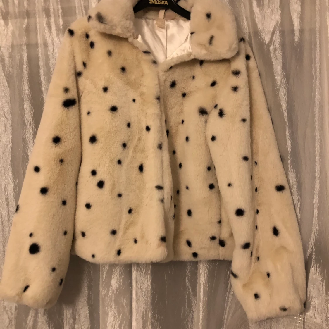 Jätte skön (fake) pälsjacka från H&M