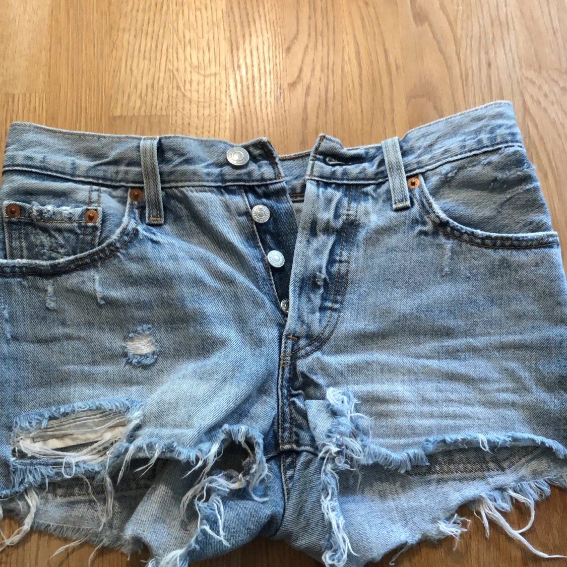 Ljusa jeans shorts  - 90